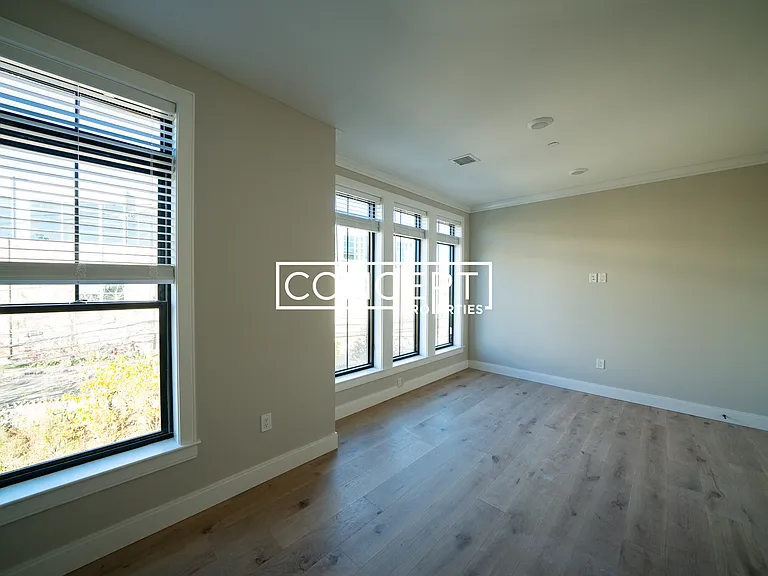 157 Everett St #301 — Photo 14