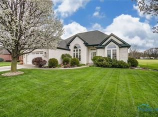 523 Pine Valley Dr, Bowling Green, OH