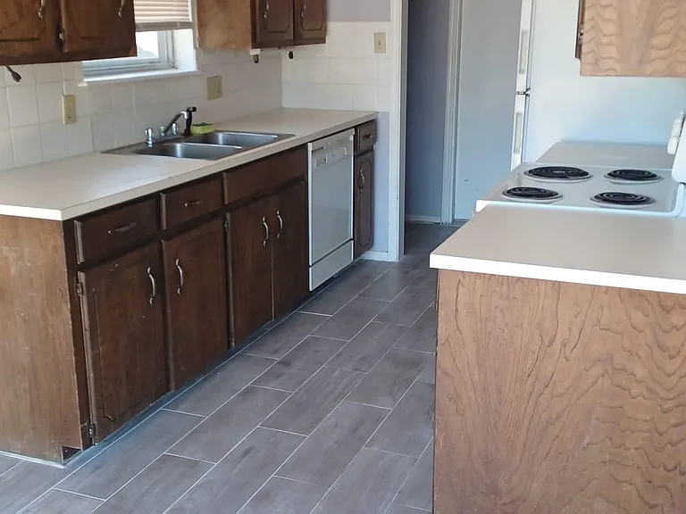 4621 NE Dearborn Ave — Photo 5