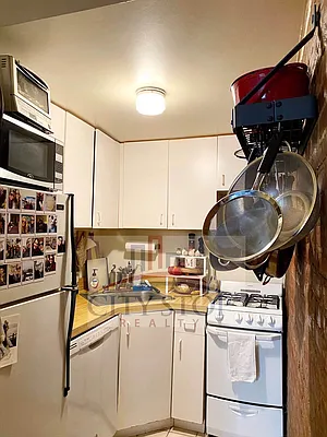 Rented by City Stop Realty | media 18