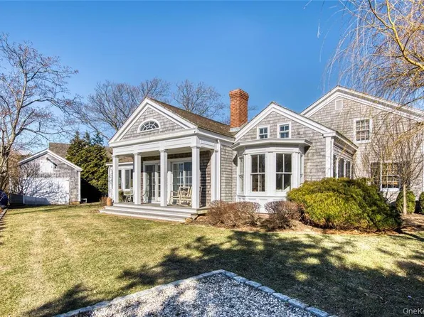 1800 Village Ln, Orient, NY 11957