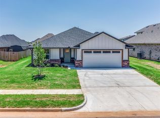 11712 SW 47th Pl, Mustang, OK 73064
