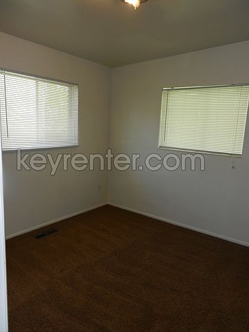 1st image of 861 E Fairmont Cir