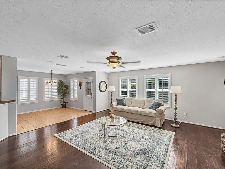 24514 Cobble Canyon Ln — Photo 4