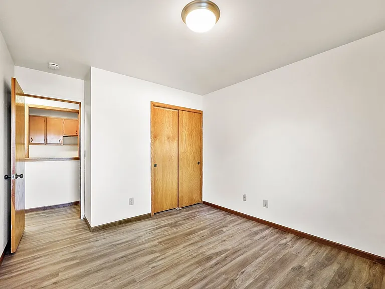 1156 W Carriage Dr #3 — Photo 8