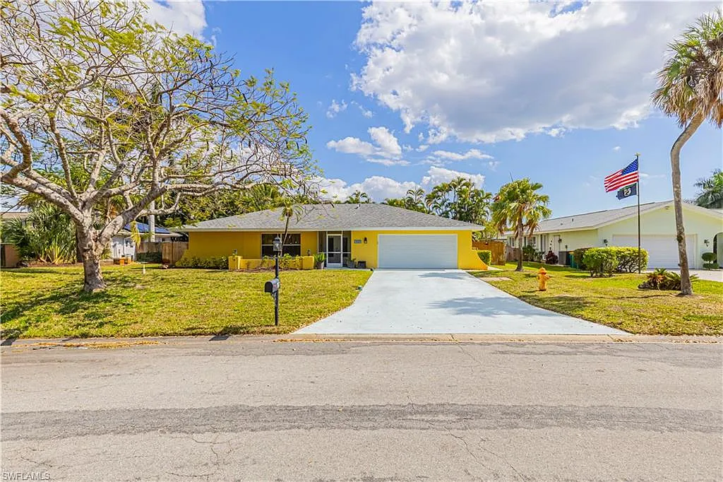 4 bed, 2.0 bath, 1875 sqft, $3,700 — Photo 1
