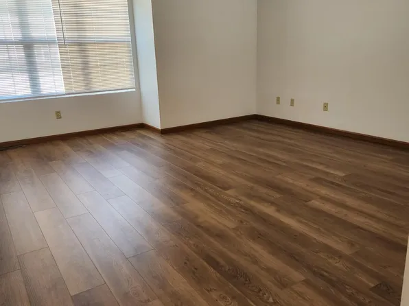 2308 Alan Dr, Valparaiso, IN 46383