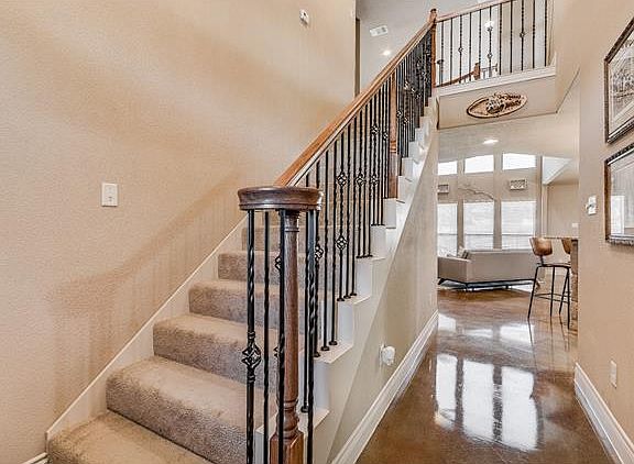 4th image of 127 Fairwood Dr