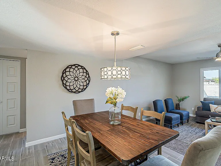 14008 N 52nd Ave — Photo 12