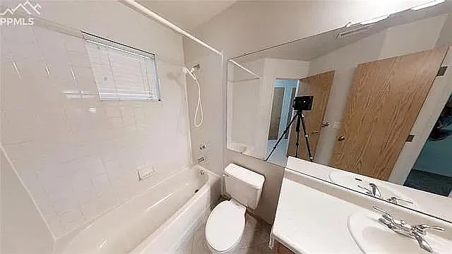 2119 Troy Ct — Photo 7