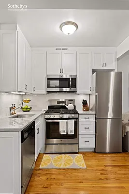 Sold by Sotheby's International Realty | media 18