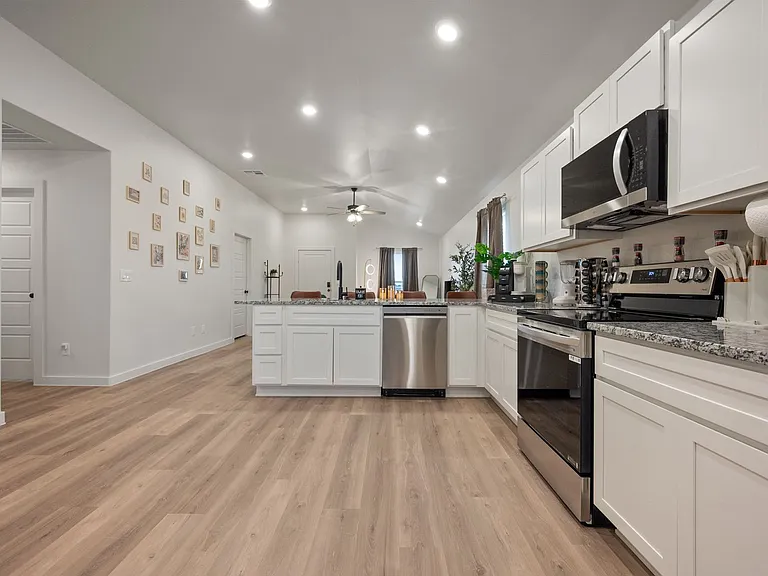 2125 Langford Ave — Photo 17