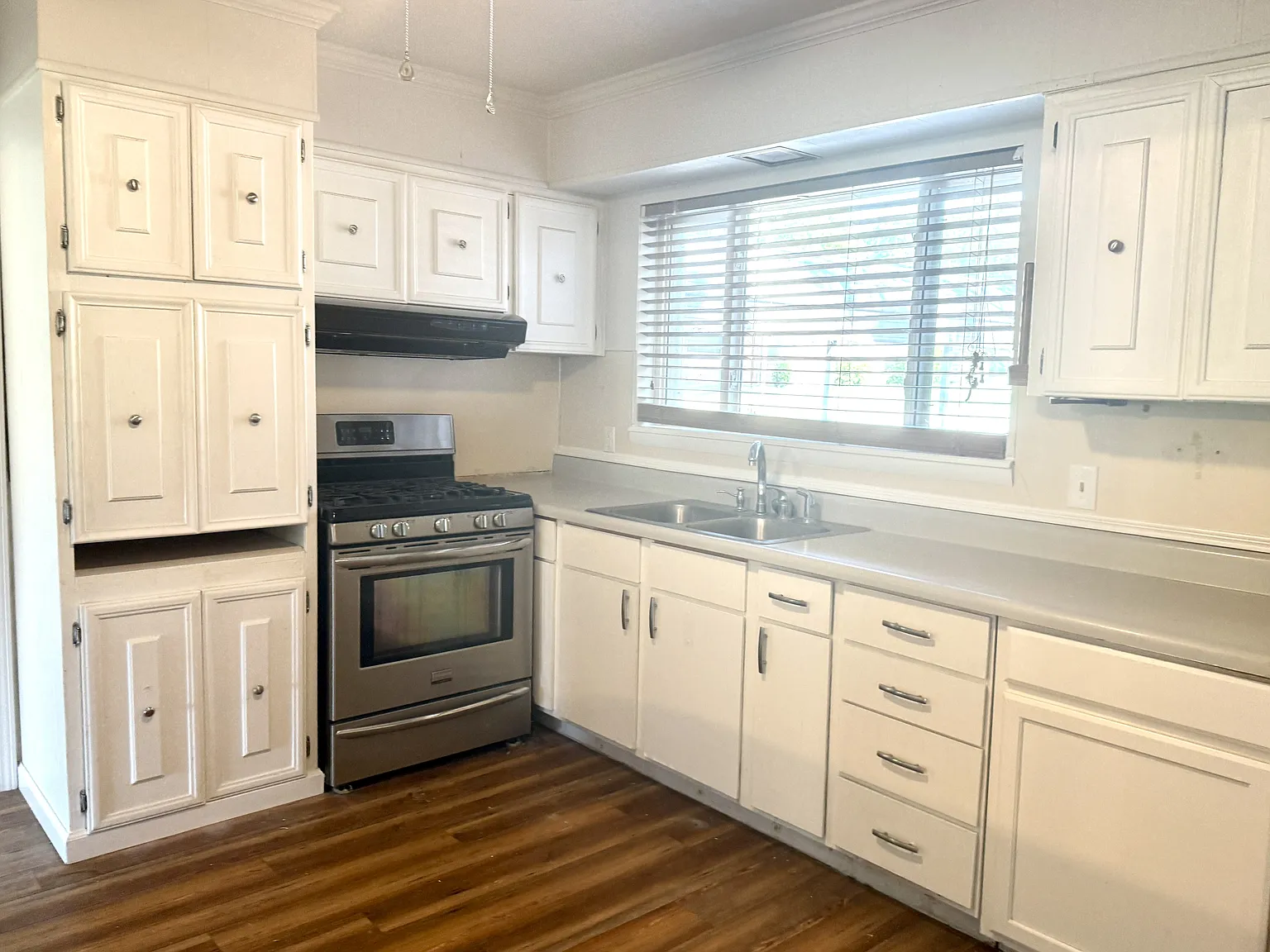 320 Campbell - 1 — Photo 3