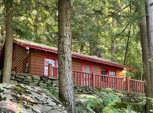 90 Pleasant Valley Rd, Starrucca, PA 18462