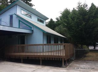 812 Pioneer Rd, Brookings, OR 97415