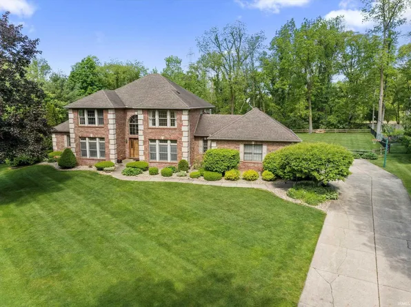 50551 Prestonwood Ct, Granger, IN 46530