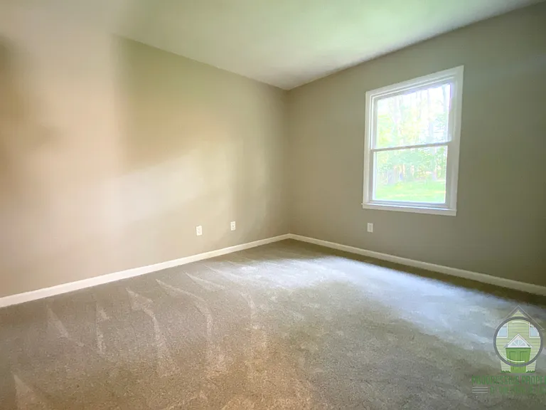 105 Osmond Dr — Photo 9
