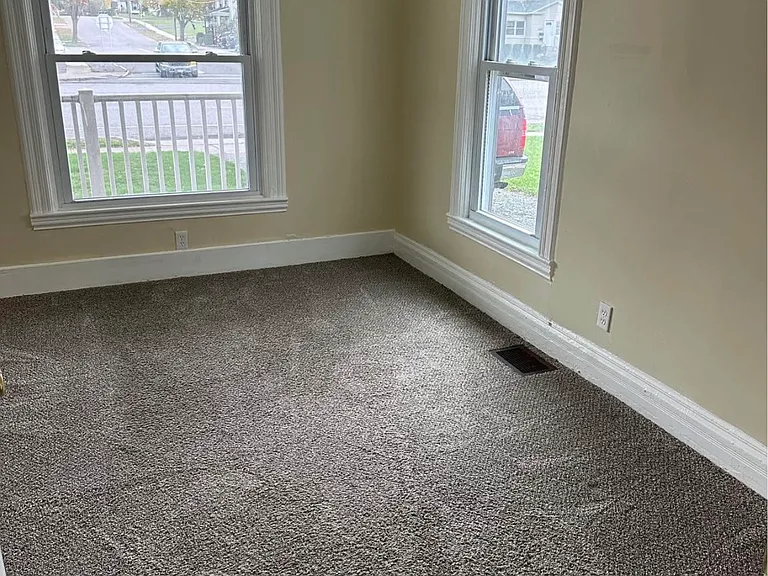 516 E Main St #1 — Photo 1
