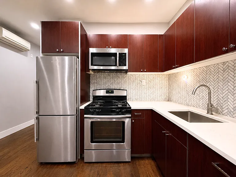 114 Woodbine St #1B — Photo 10