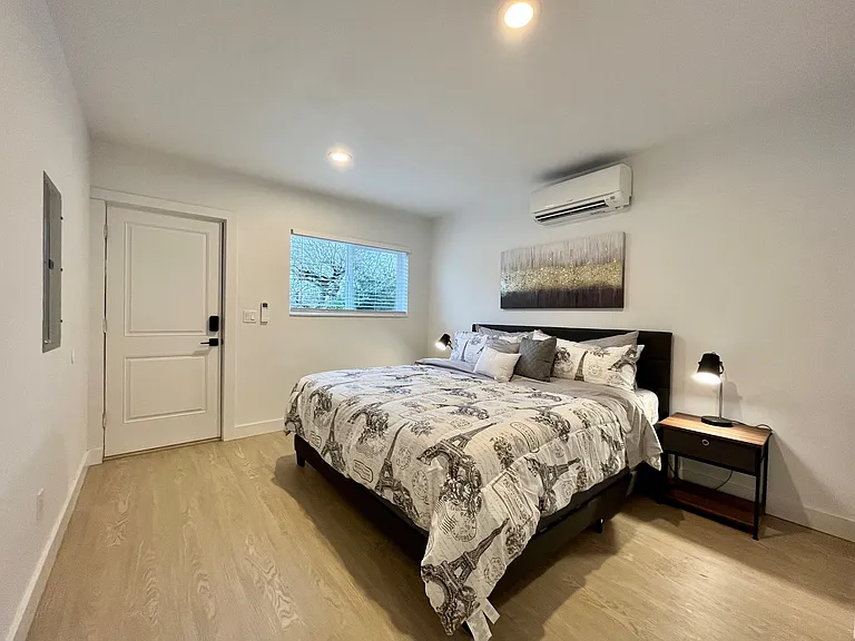 Sleep in style and comfort: Enjoy the grandeur of a king-sized bed.