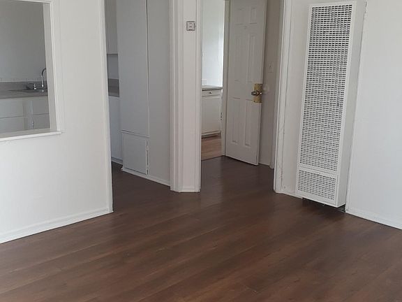 4th image of 918 W Lincoln Ave APT D