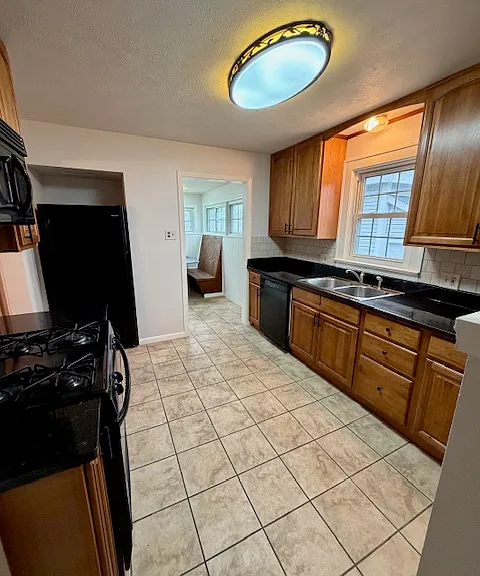 237 W Friendship St — Photo 6