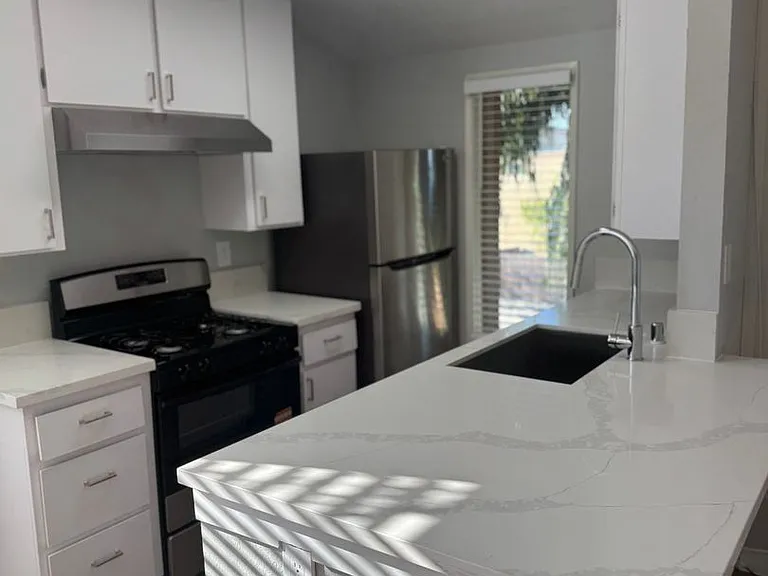 Harbor Terrace Apartments — Photo 1