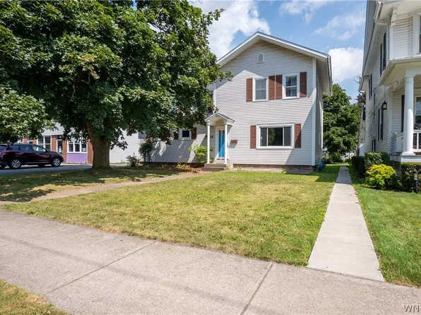 29 State St, Middleport, NY 14105