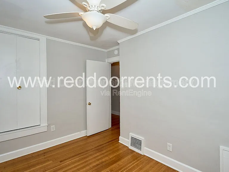 4704 N College Ave — Photo 14
