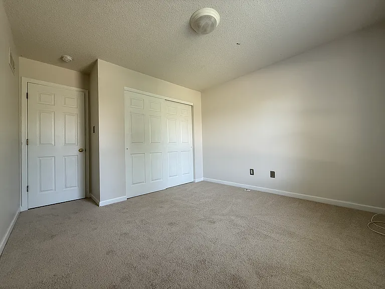 415 Harby Dr — Photo 14