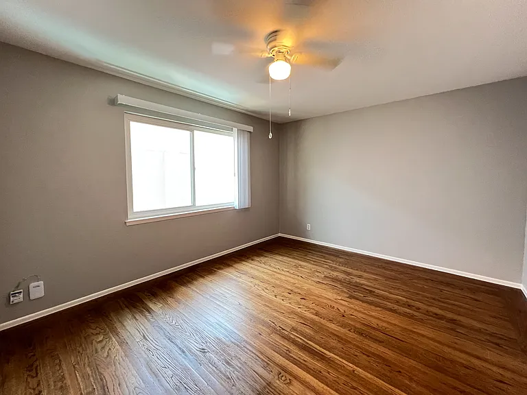 554 Walnut St #5 — Photo 4