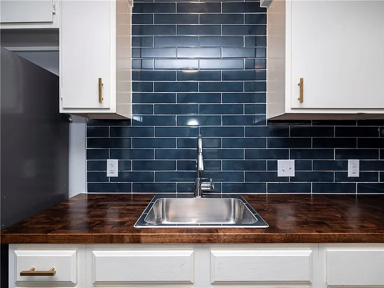 7004 Circle South Rd #B — Photo 5