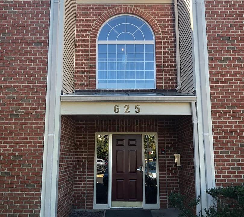 1st image of 625 Admiral Dr Unit 407