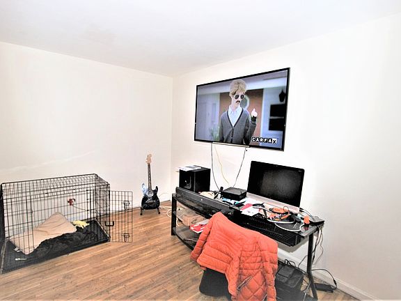 5th image of 2212 Plumb 1st St APT 4F