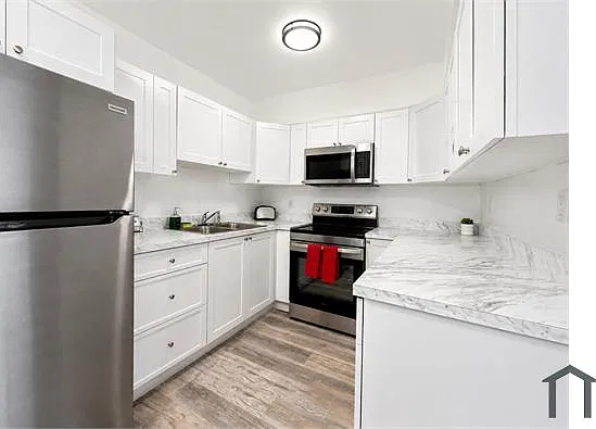 3 bed, $3,200 — Photo 2
