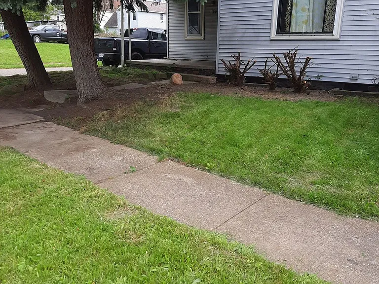 1100 5th St SW — Photo 10
