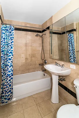 Rented by Christie's International Real Estate Group, LLC | media 6