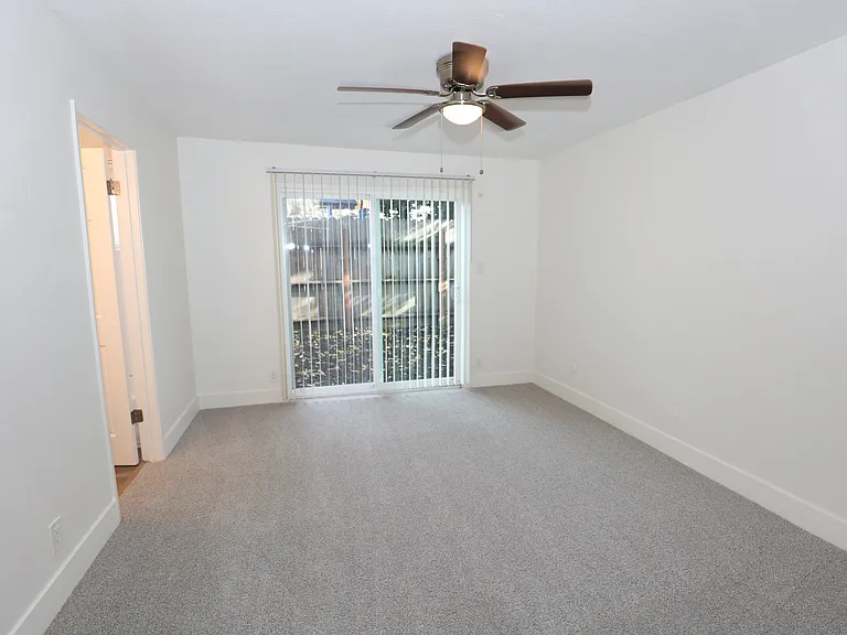 The Grove Apartments — Photo 13