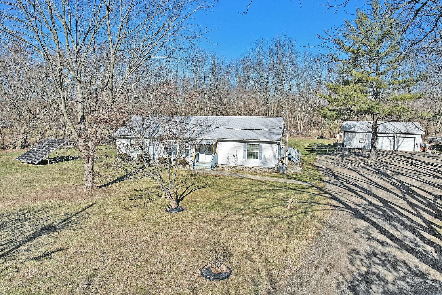 4827 Paradise Rd W photo 1