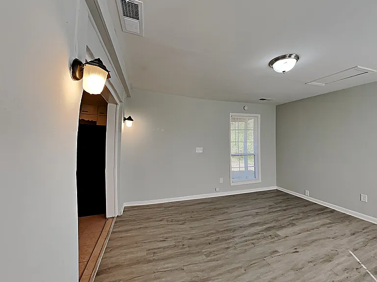 2611 Lake Harbin Rd — Photo 9