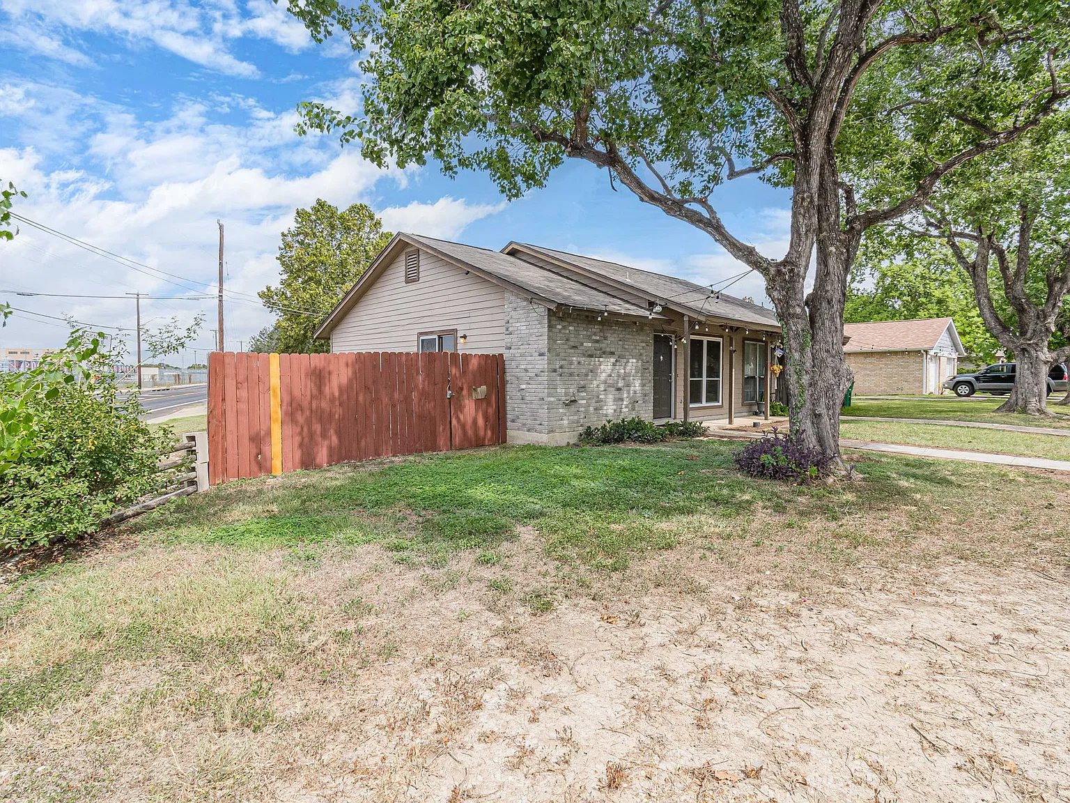 5207 Gawain Dr — Photo 4