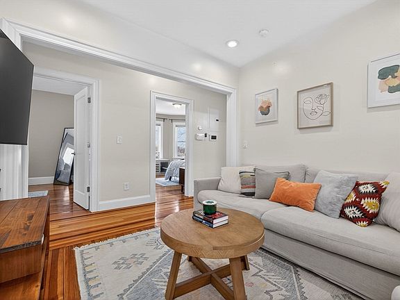 5th image of 106 Sawyer Ave #1