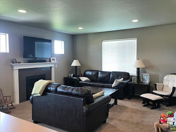 5th image of 1717 Pioneer Dr