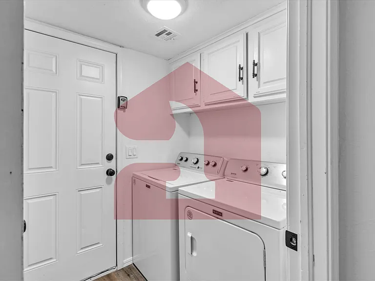 4045 Thunderbird Dr — Photo 14