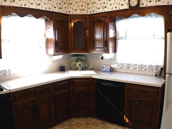 2nd image of 157 Kemball Ave