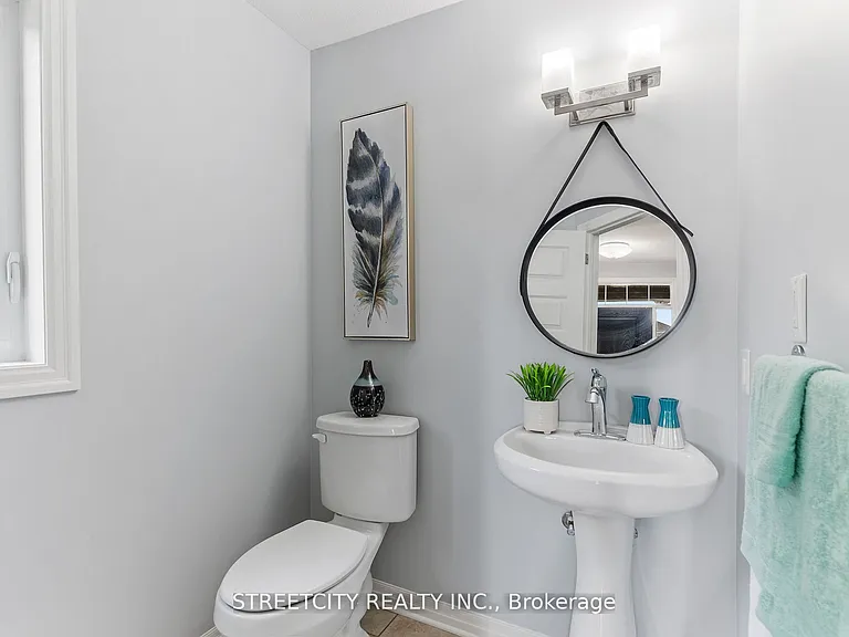 1271 Howlett Cir — Photo 17