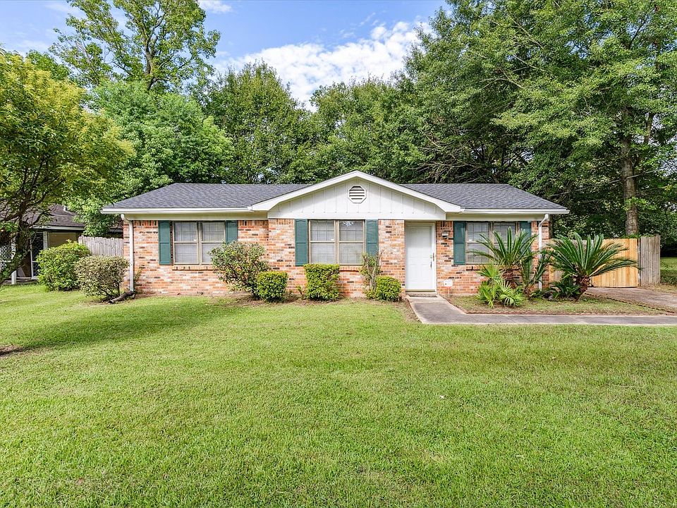 1st image of 504 Farnell Ln