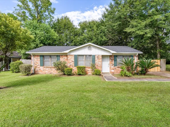 504 Farnell Ln, Mobile, AL 36606