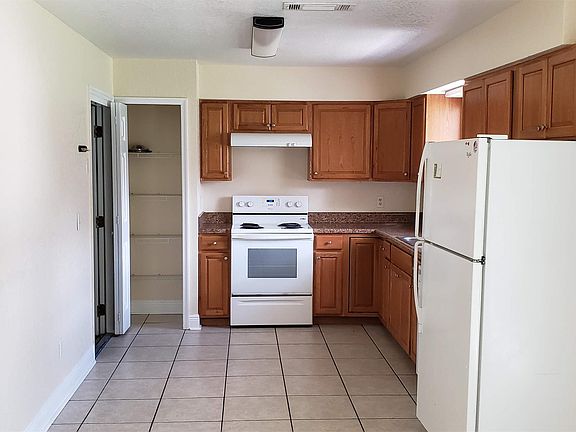 2nd image of 317 Ashbourne Dr
