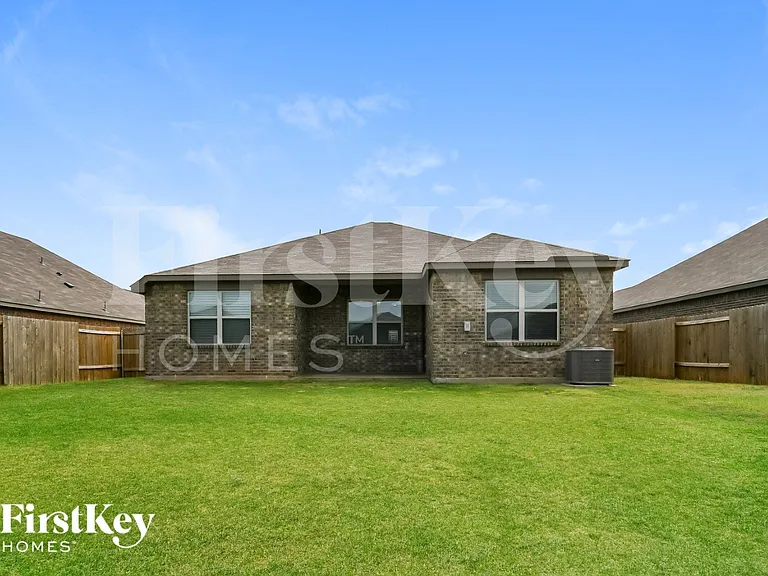 1536 Millennium Dr — Photo 14